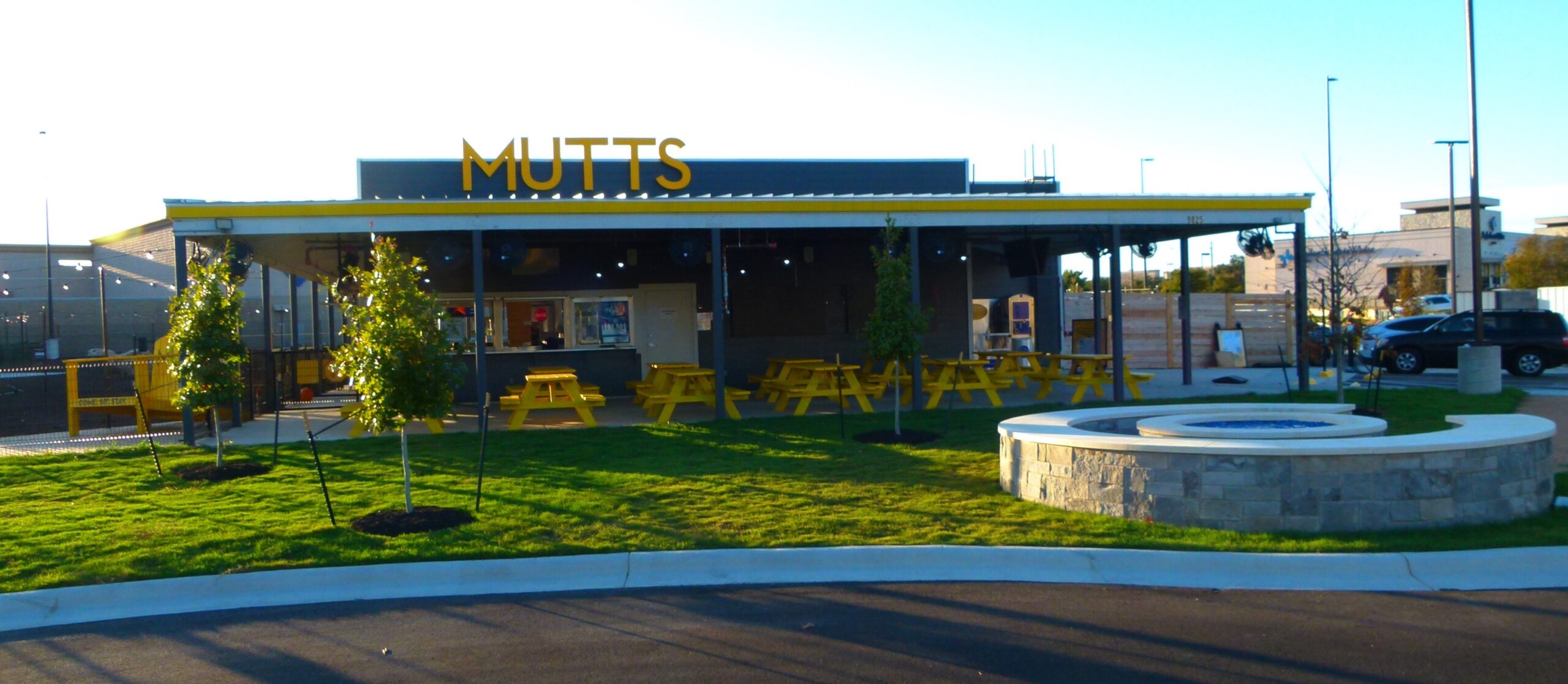 Mutts canine cantina storefront